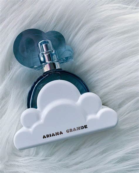 ariana grande cloud perfume smells like